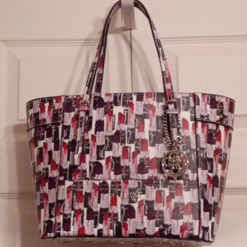 GUESS Delaney Tote In Hard-To-Find Lipstick Print, Excellent Condition - Picture 1 of 7